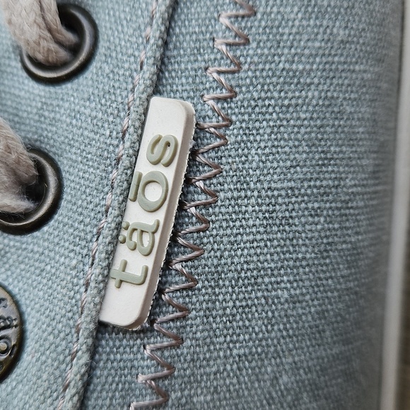 Taos Footwear Light Blue Canvas Star Sneakers 8 - Picture 3 of 8